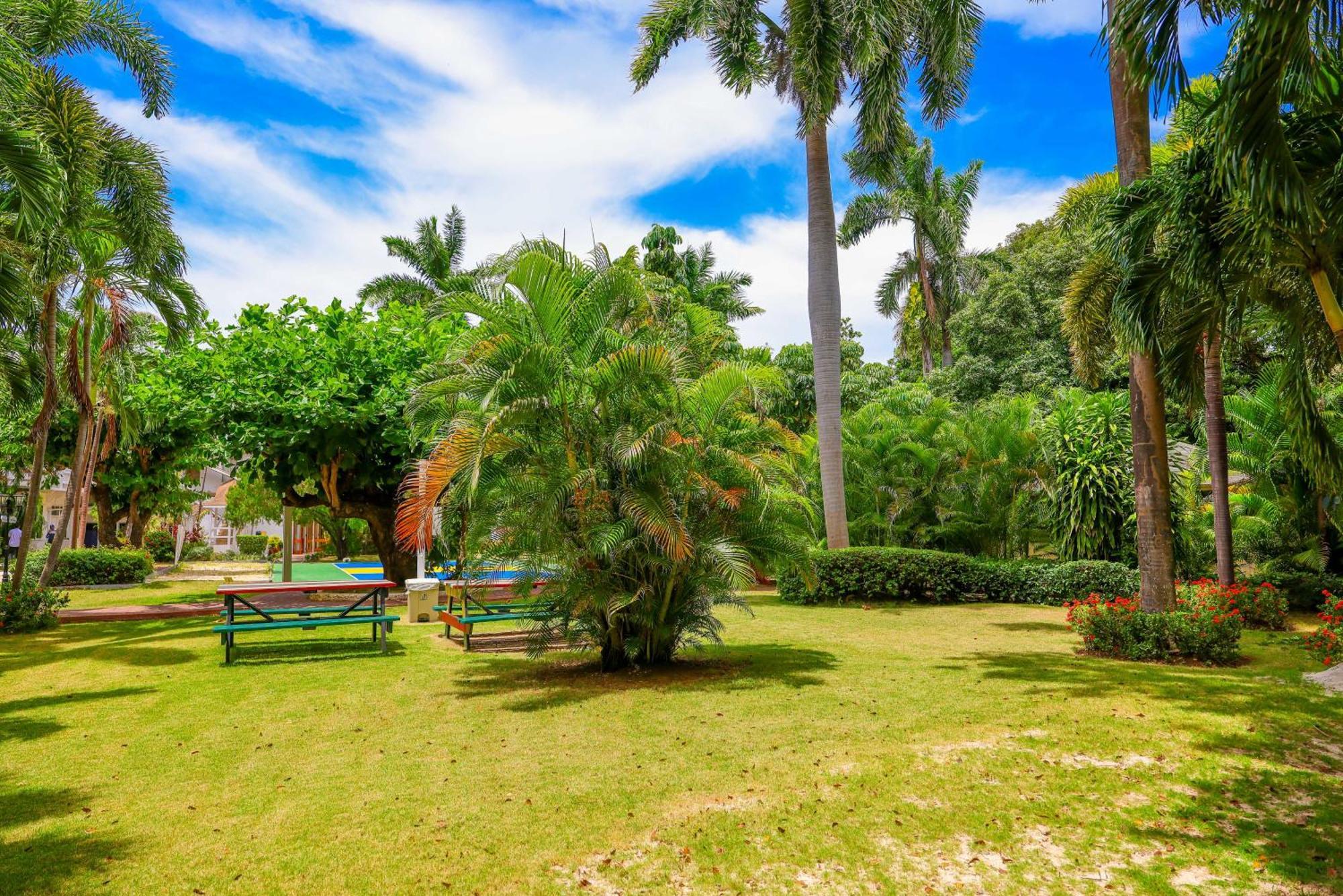 Royal Decameron Montego Beach Resort - ALL INCLUSIVE Montego Bay Exterior foto